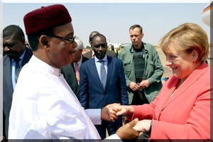 Angela Merkel promet une aide militaire et civile pour le Niger