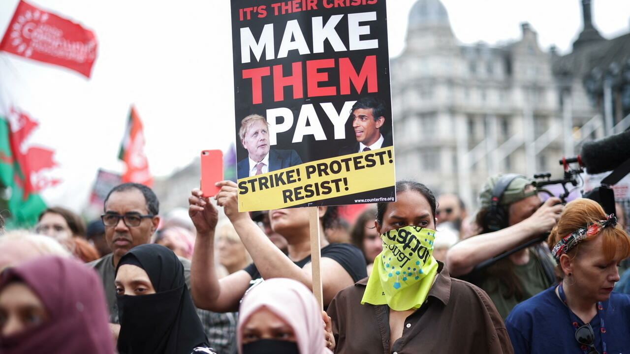 Royaume-Uni : avec une inflation au plus haut depuis 40 ans, les Britanniques manifestent