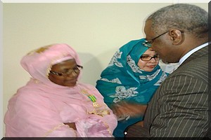 Le Ministre de l’Enseignement Supérieur décore des fonctionnaires