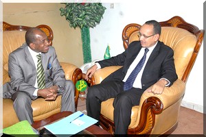  Le ministre de l'agriculture se réunit avec le Haut commissaire de l'OMVS 