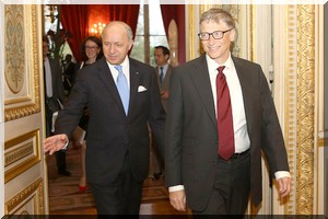  Laurent Fabius reçoit Bill Gates pour la signature d'un partenariat de vaccination au Sahel