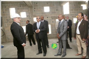 Le président O. Abdel Aziz sur le chantier du centre national de cardiologie