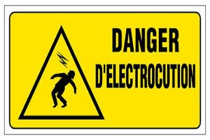 Koboni : un jeune meurt électrocuté en tentant de brancher son téléphone 