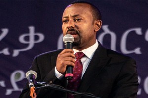 Éthiopie: Abiy Ahmed inaugure la production d’électricité du grand barrage de la Renaissance