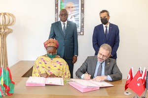 Signature d’une convention entre l’APIM et le Conseil des hommes d’affaires du Moyen-Orient 