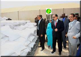 Le Président de la République visite des stocks du CSA. 