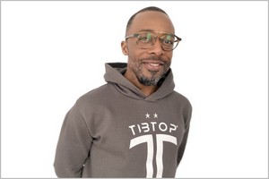 Le mauritanien Bakary Kamara, l’inventeur du protège-tibia connecté