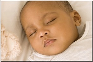 Santé/social : En famille, à coté de bébé, papa a aussi toute sa place.