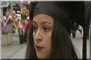 La belle histoire du jour: sans-abri, elle cumule quatre emplois et décroche son diplôme