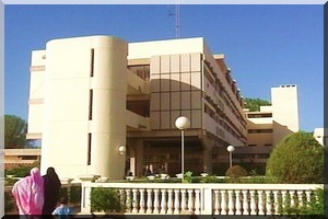 Manifestation de sages-femmes et infirmiers au chômage