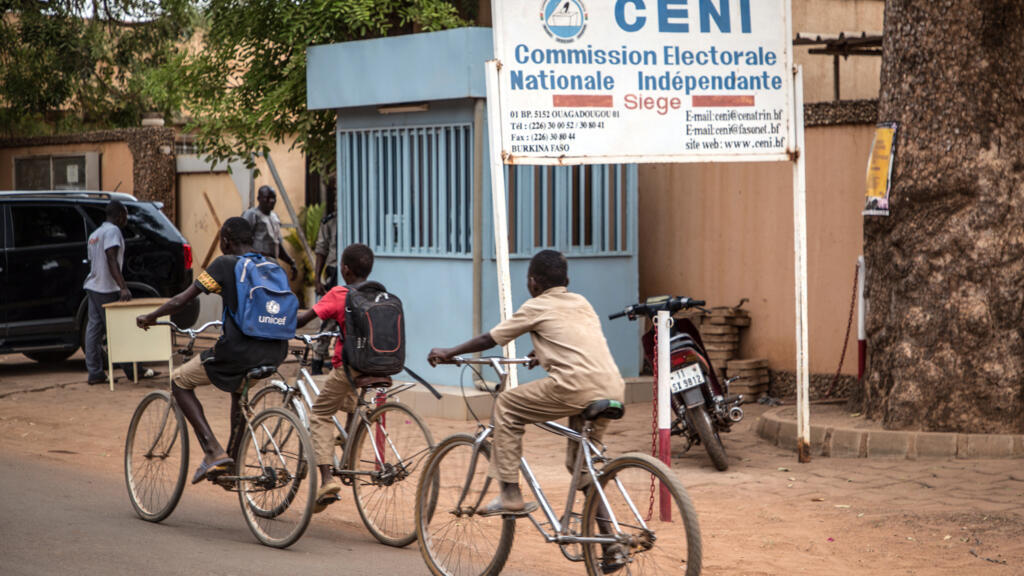 Burkina: le gouvernement annonce la dissolution de la Commission électorale nationale indépendante
