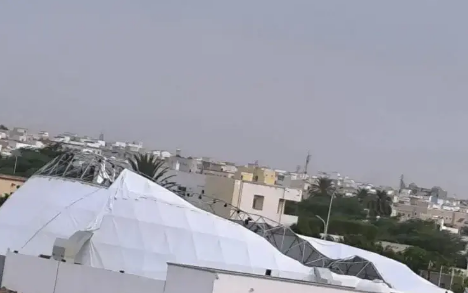 Le dôme du musée de la vie du prophète partiellement affecté par le passage d’un vent violent à Nouakchott