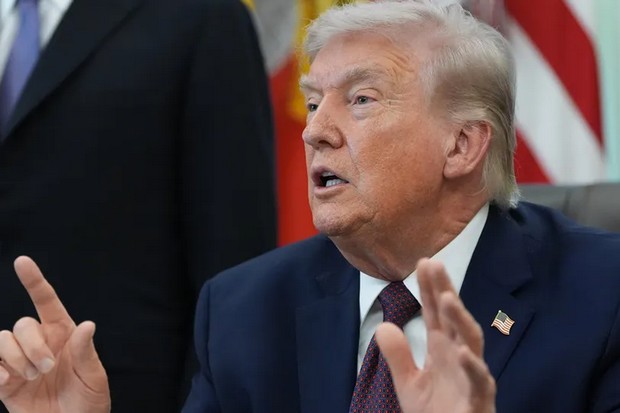Trump brandit la menace d’une reprise des hostilités contre l’Iran en cas de non-respect de ses engagements