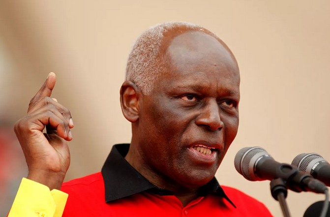 Mort de l'ex-président angolais en Espagne : la justice s'oppose à la remise du corps à la famille