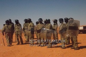 Un policier qui tentait de s'infiltrer