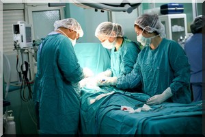 Une équipe médicale marocaine entreprend des opérations chirurgicales dans l’est mauritanien