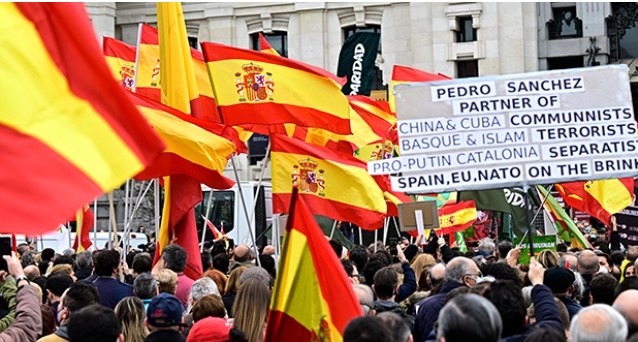 A Madrid, 150.000 agriculteurs et éleveurs manifestent contre la hausse des prix des carburants
