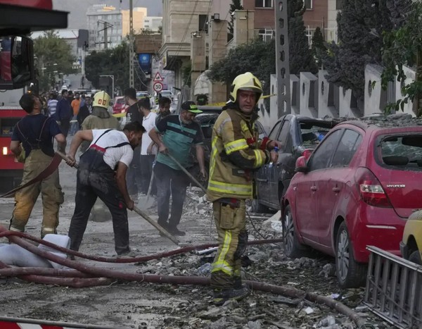 Israël lance une attaque massive contre l'Iran, Téhéran répond en envoyant des drones 