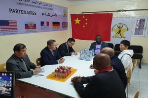 Son Excellence l'Ambassadeur de la Chine au bureau du marathon International de Nouadhibou
