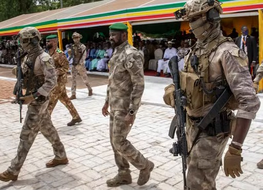 Au Mali, la junte militaire suspend les partis et les associations politiques