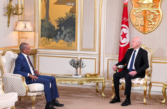 Visite d’adieu de l’ambassadeur mauritanien : Kaïs Saïed insiste sur les liens fraternels entre les deux pays	