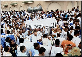 En dépis du vaste mouvement d'indignation et de protestation, des voix s'élèvent pour réclamer...