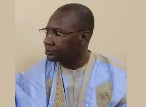 De l’ombre à la lumière : l’ascension d’un homme seul et l’héritage d’un géant.