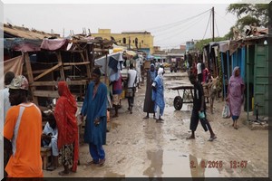 Pieds dans l'eau, Sebkha et El Mina pleurent le désastre