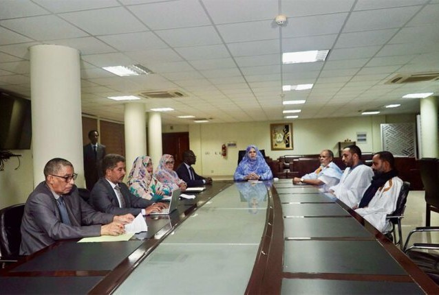 Le ministère du Commerce conclut un accord pour plafonner les prix du poulet importé