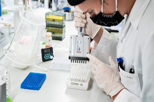 Covid-19: les hospitalisations en hausse avec plus de 24.000 patients en France