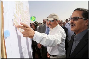  Le Président de la République pose la 1ère pierre de l'extension de la ville de Sangrava