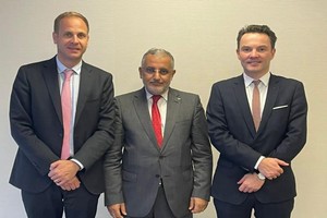 Nouadhibou : construction d'un port en eaux profondes, le président de l'Autorité de la Zone Franche à Paris